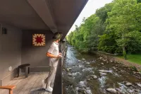 Historic Rocky Waters Inn, A Small Luxury Hotel - Romantic
