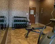 Cobblestone Hotel & Suites - Two Rivers - Gym