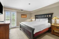 Lantern Lodge - Formerly the Residences at Biltmore - balcony