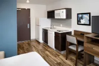 Woodspring Suites Houston IAH Airport - parking