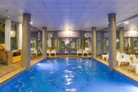 Queens Hotel & Spa - Pools