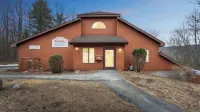 Pete Gay by Avantstay Indoor Heated Pool + Rec Center Near Gore Mountain - WiFi