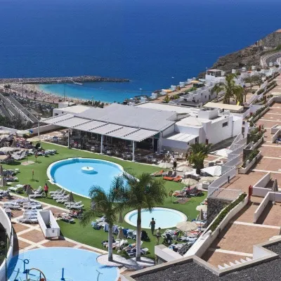 Servatur Altamadores Hotels near Mary D's Bar