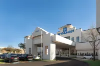 Ramada by Wyndham DFW Airport - 2-Star