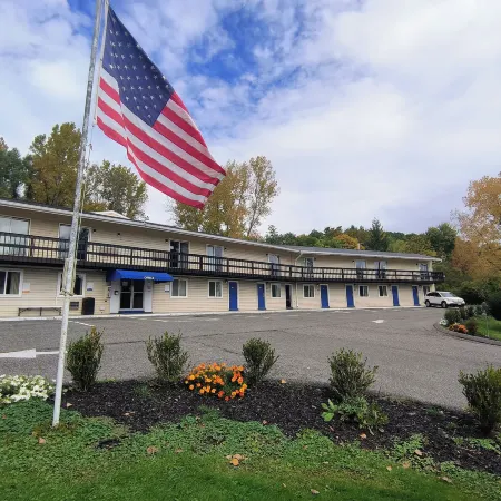 Econo Lodge Lee - Great Barrington