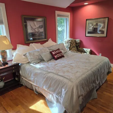 Direct Waterfront -Charming 3-BR house with AC, fitness room in Old Saybrook