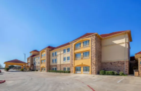 La Quinta Inn & Suites by Wyndham Floresville
