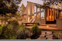 Sunriver by AvantStay Cozy Mountain Home w Indoor Pool and Hot Tub