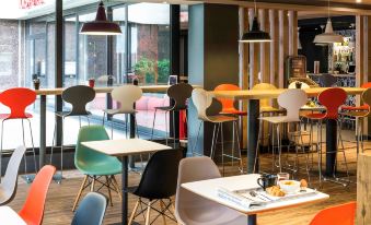 Ibis Paris Pont de Suresnes