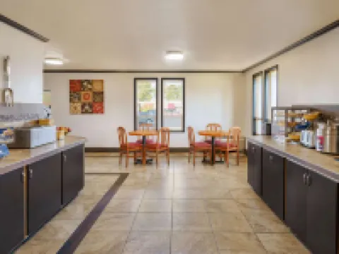 Days Inn by Wyndham Bend Hotels in Bend