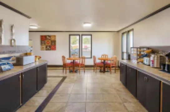 เดย์สอินน์ บายวินด์แฮม เบนด์