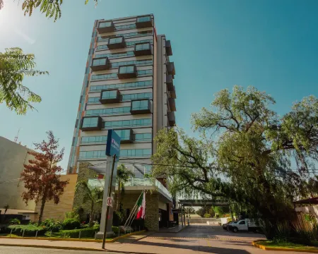 萊昂希爾頓花園酒店 萊昂酒店