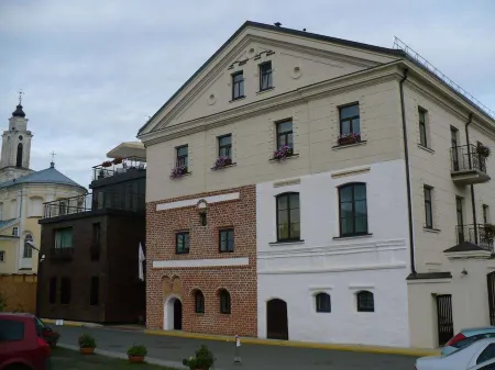 Daugirdas Old City Hotel Отели рядом с достопримечательностью «Костел Воскресения Христа»