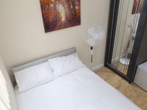 A A Guest Room 1 Thamesmead,