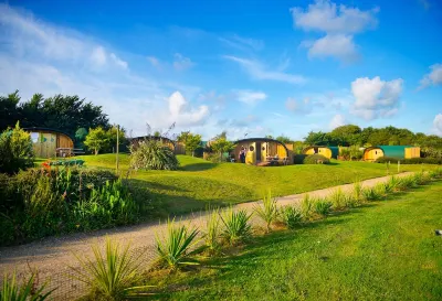 Atlantic Surf Pods - Campsite Hotels in Pancrasweek