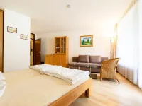 Ferienwohnpark Immenstaad Hotels near Strand- und Hallenbad Aquastaad
