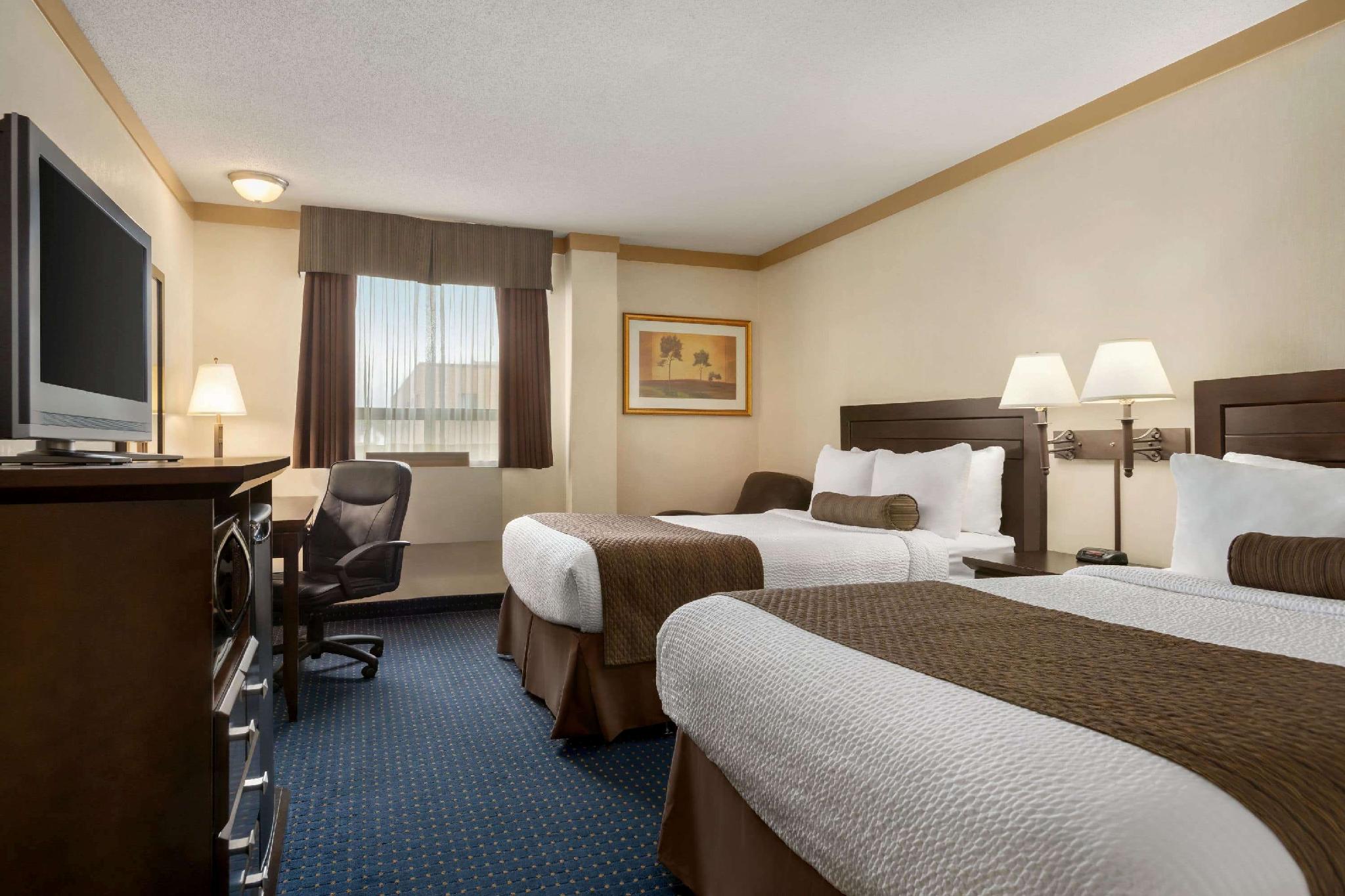 Days Inn & Suites by Wyndham Sault Ste. Marie on