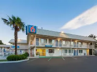 Motel 6 Woodland, CA - Sacramento Airport Hotels in Woodland
