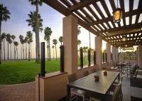 Hilton Santa Barbara Beachfront Resort - bar