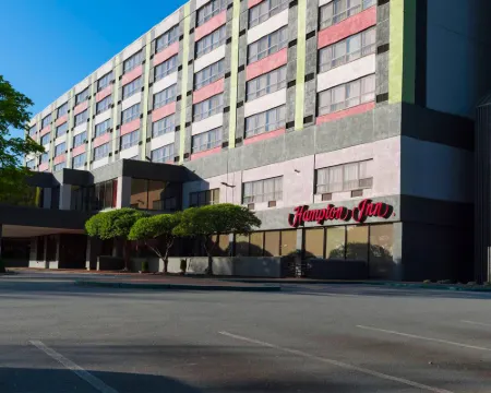 Hampton Inn Boston/Natick Hotels in Natick