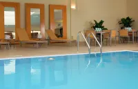 DoubleTree by Hilton Chicago - North Shore Conference Center - Pool