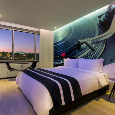إتش إف فينيكس ميوزيك Hotels near ماركيز دي بومبال