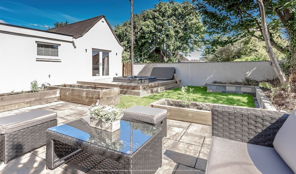 Lovely 1-Bed Cottage in Kelty with Hot Tub