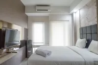 Deluxe Studio Apartment Connected to Mall at Orchard Supermall Mansion Hotels in Sambikerep