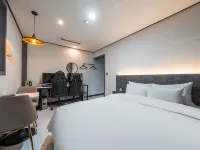 Yongin Terminal Hotel Stay 高镇附近的飯店