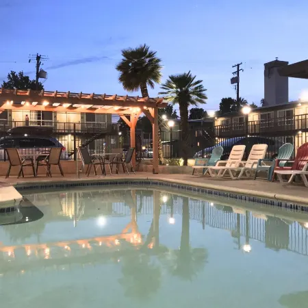 Thunderbird Lodge