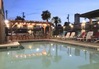Thunderbird Lodge - Pools