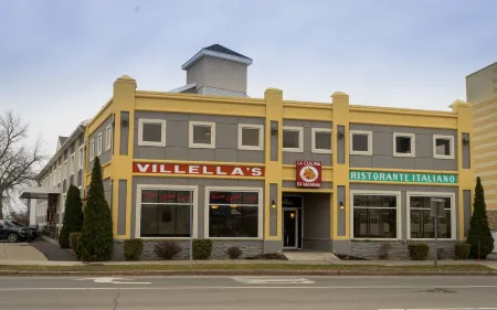 Kalika Hotel Отели рядом с достопримечательностью «Пещера ветров»