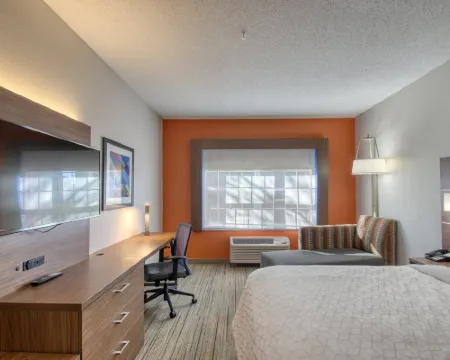 Holiday Inn Express & Suites OSHKOSH-SR 41 by IHG Hotels in Oshkosh