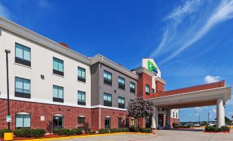 Holiday Inn Express & Suites Sealy