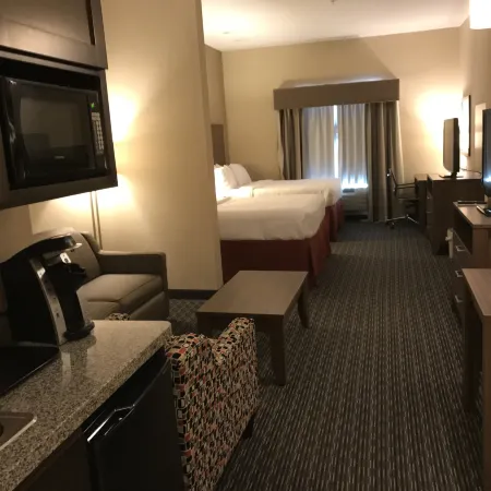 Holiday Inn Express & Suites FREDERICKSBURG by IHG