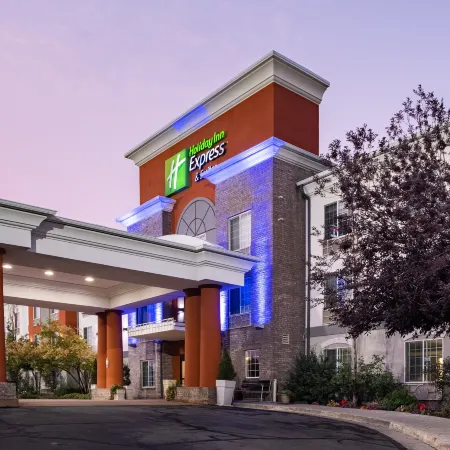 Holiday Inn Express & Suites EVANSTON by IHG