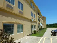 Americas Best Value Inn and Suites Gun Barrel City