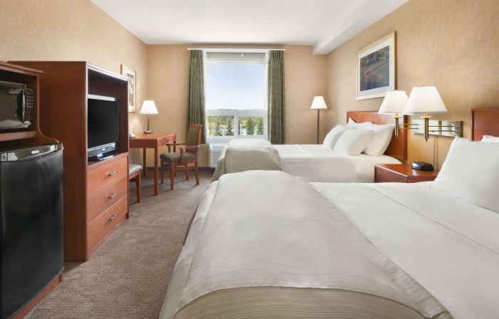 Days Inn & Suites by Wyndham Cochrane