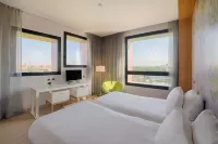 NH Milano Fiera Hotels in Pero