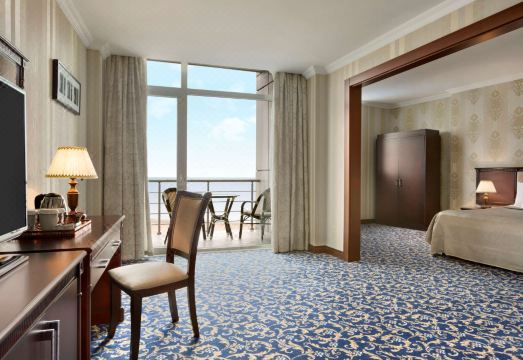 라마다 바쿠 호텔 발코니 뷰