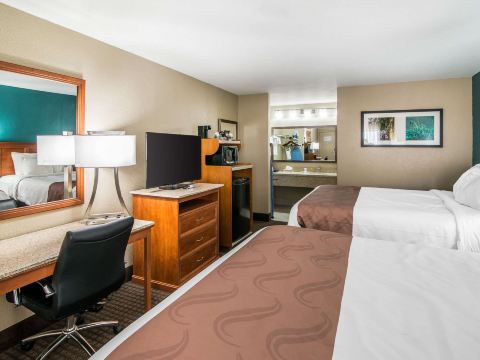 Quality Inn & Suites Near White Sands National Park