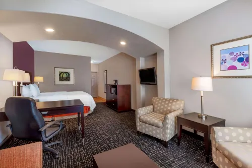 La Quinta Inn & Suites by Wyndham Lumberton - 2-Star