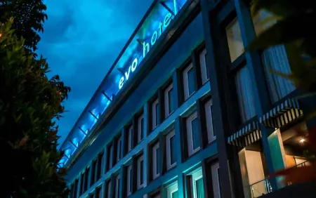 Evo Hotel Pekanbaru Отели в г. Simpang Empat