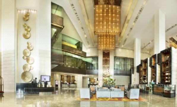 3. 크라운 플라자 ..