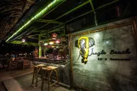 Phi Phi Island Cabana Hotel - bar