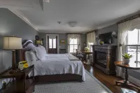 Saybrook Point Resort & Marina Hotels near HomeGoods