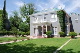 The Cottage at 241 North