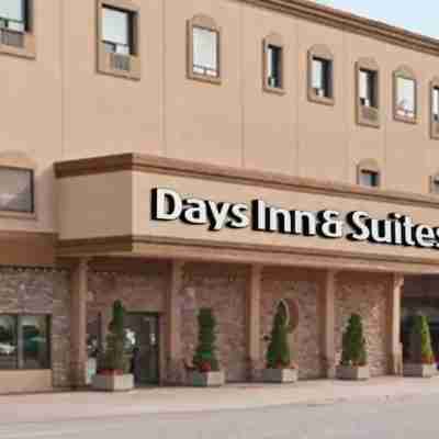 Days Inn & Suites by Wyndham Sault Ste. Marie on Hotel Exterior