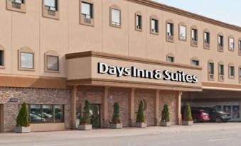 Days Inn & Suites by Wyndham Sault Ste. Marie on