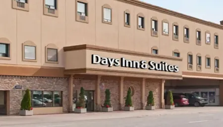 Days Inn & Suites by Wyndham Sault Ste. Marie on